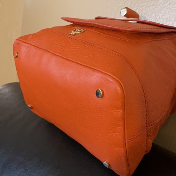 ๐AUTHENTIC MCM ORANGE SHOULDER  BAG๐ - Picture 11 of 17
